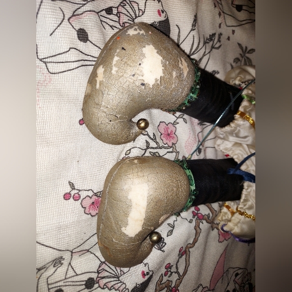 Clown Jester music box bells sitting doll figure - Picture 6 of 7